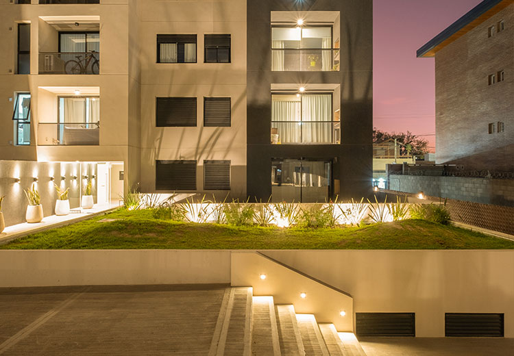 Quatro housing
