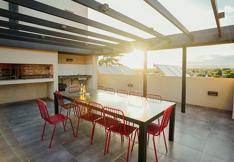 Quatro housing